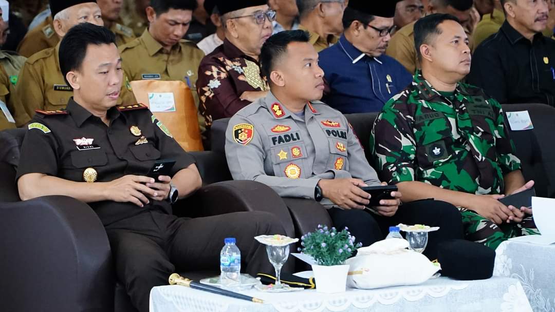 Kapolres Lingga AKBP Fadli Agus, S.I.K,M.H. menghadiri kegiatan Musyawarah Perencanaan Pembangunan (Musrenbang), di aula Kantor Bupati Lingga, Selasa (14/03/2023) / F. Humas Polres Lingga