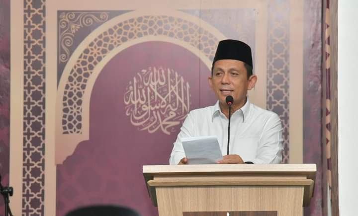 Gubernur Kepulauan Riau H.Ansar Ahmad Safari Ramadhan di Masjid Darul Hijrah Kelurahan Batu Selicin Kecamatan Lubuk Baja Kota Batam/f: Diskominfo Kepri