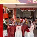 Sekda Kota Tanjungpinang, Zulhidayat menghadiri halal bi halal yang dilaksanakan Polresta Tanjungpinang, Jum'at (26/4). / Foto: Diskominfo Kota Tanjungpinang