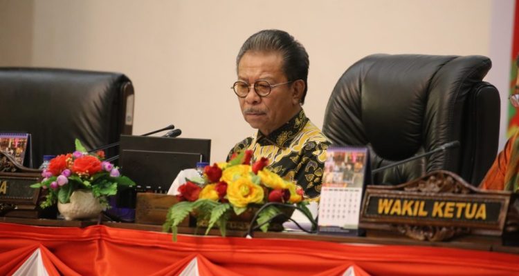 Ketua DPRD Kepri Jumaga Nadeak / Foto: Dame