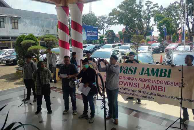 Jarang Masuk Kantor, Kadisdik Provinsi Jambi Didemo AWaSI Jambi/Foto: Dok. InDepthNews.id